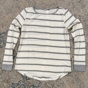 Pink Clover Gray and White Knit Top